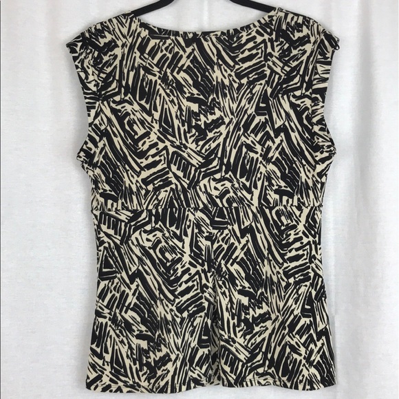 💛Sale💛 BCBG Paris Sleeveless Blouse - Picture 5 of 5